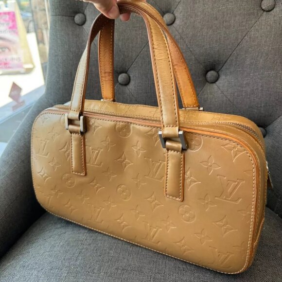 Louis Vuitton Matte Vernis Monogram Shelton Amber Bag - Picture 4 of 7